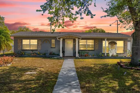 313 5th St S, Dundee, FL 33838