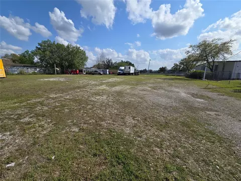 2040 W Magnolia St, Lakeland, FL 33815