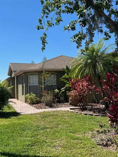 453 Grand Canal Dr, Poinciana, FL 34759