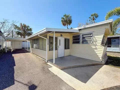 8620 42nd Pl #13, Saint Petersburg, FL 33709
