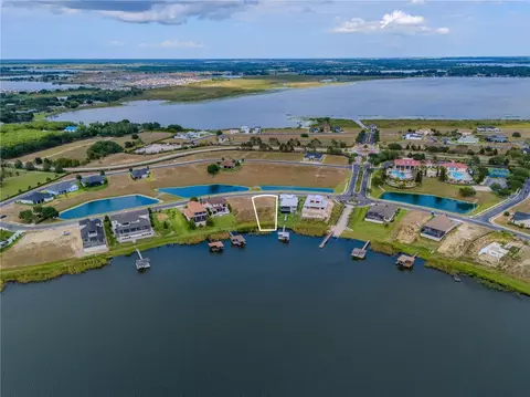 707 Waterfern Trail Dr, Auburndale, FL 33823