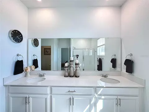 Bath - 4190 Bull St, Saint Cloud, FL 34772 photo 4 of 11
