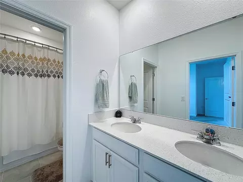 Bath - 4190 Bull St, Saint Cloud, FL 34772 photo 11 of 11