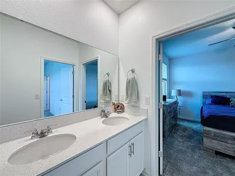 Bath - 4190 Bull St, Saint Cloud, FL 34772 photo 10 of 11