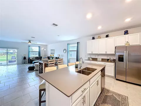 Kitchen - 4190 Bull St, Saint Cloud, FL 34772 photo 5 of 8