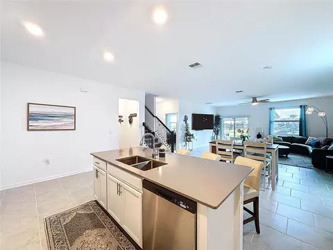 Kitchen - 4190 Bull St, Saint Cloud, FL 34772 photo 6 of 8