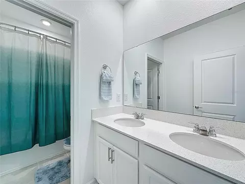 Bath - 4190 Bull St, Saint Cloud, FL 34772 photo 6 of 11