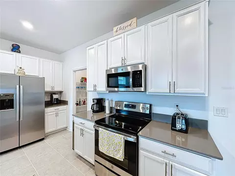 Kitchen - 4190 Bull St, Saint Cloud, FL 34772 photo 4 of 8