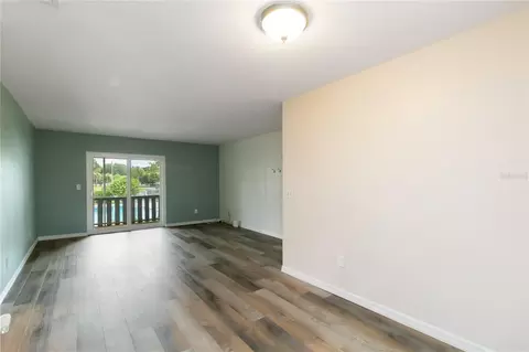 Living - 4722 Kilt Ct #65, Saint Cloud, FL 34769 photo 3 of 4