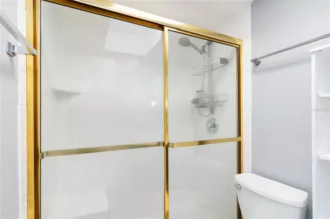 Bath - 4722 Kilt Ct #65, Saint Cloud, FL 34769 photo 3 of 5