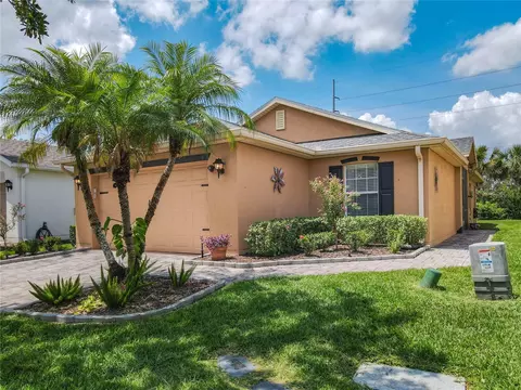 112 Grand Canal Dr, Poinciana, FL 34759