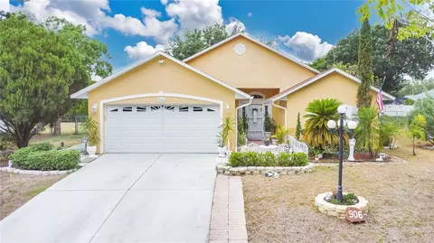 906 Elm Forest Dr, Minneola, FL 34715