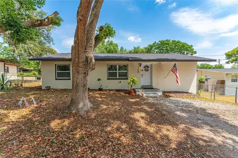 308 Forest St, Fruitland Park, FL 34731