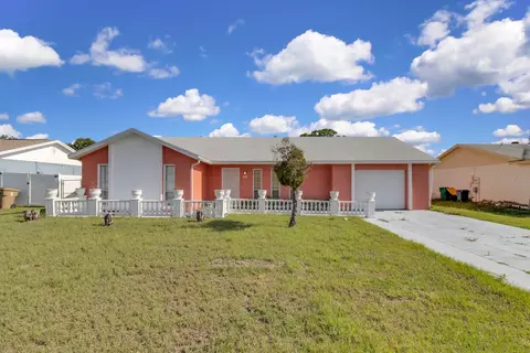 572 Floral Dr, Kissimmee, FL 34743