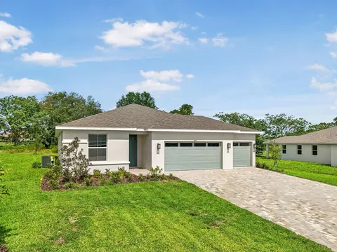 9195 Players Dr, Weeki Wachee, FL 34613