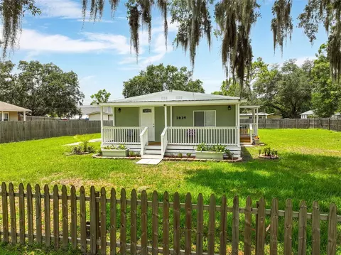 1614 Shepherd Ln, Intercession City, FL 33848