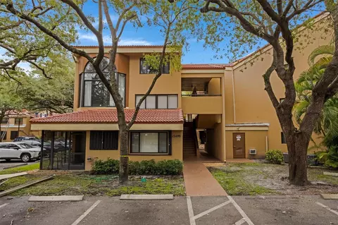 15499 Miami Lakeway N #208, Miami Lakes, FL 33014