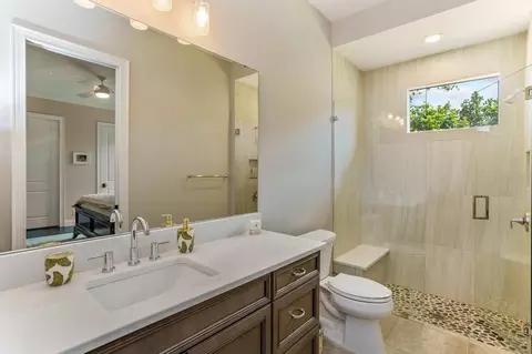 Bath - 4224 Clarice Estates Dr, Windermere, FL 34786 photo 8 of 10