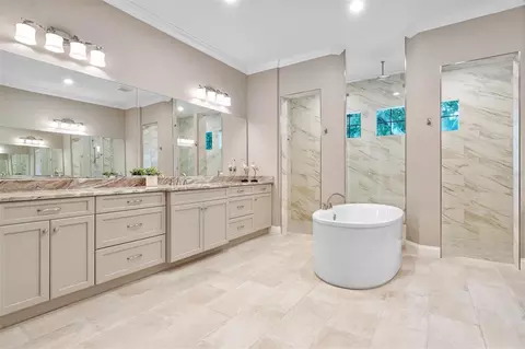 Bath - 4224 Clarice Estates Dr, Windermere, FL 34786 photo 5 of 10