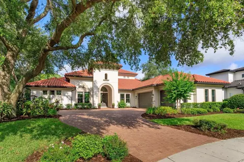Exterior - 4224 Clarice Estates Dr, Windermere, FL 34786 photo 2 of 10