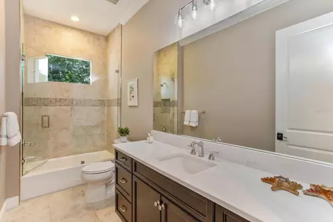 Bath - 4224 Clarice Estates Dr, Windermere, FL 34786 photo 9 of 10