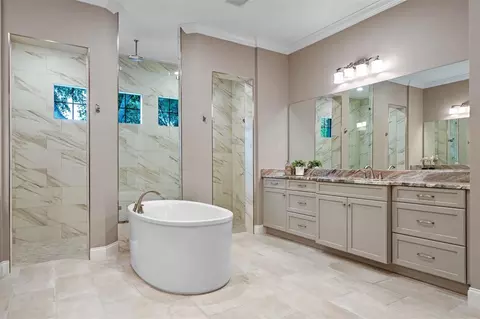 Bath - 4224 Clarice Estates Dr, Windermere, FL 34786 photo 2 of 10