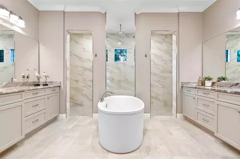 Bath - 4224 Clarice Estates Dr, Windermere, FL 34786 photo 4 of 10
