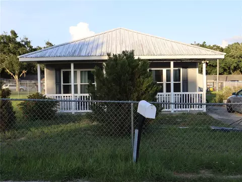 423 Midway Ave, Mascotte, FL 34753