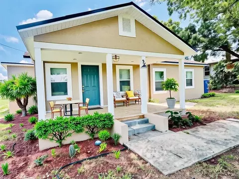 13 E 8th St, Frostproof, FL 33843