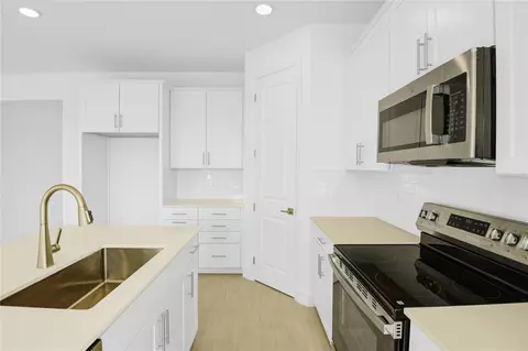Kitchen - 1666 Crooked Creek St, Saint Cloud, FL 34772 photo 3 of 3