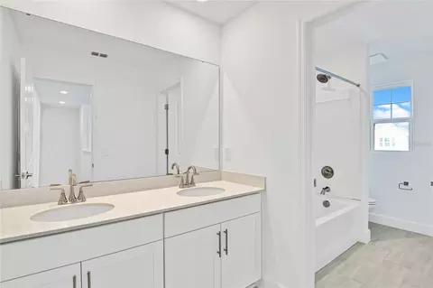 Bath - 1693 Crooked Creek St, Saint Cloud, FL 34772 photo 3 of 4