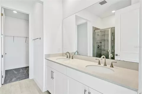 Bath - 1693 Crooked Creek St, Saint Cloud, FL 34772 photo 2 of 4