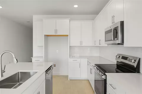 Kitchen - 1698 Crooked Creek St, Saint Cloud, FL 34772 photo 3 of 3