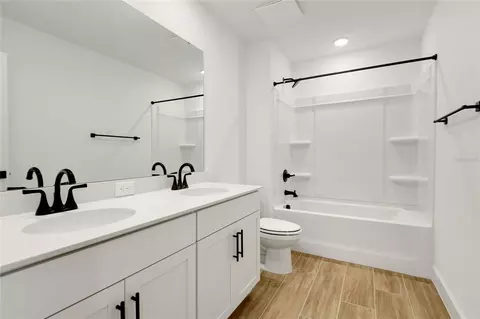 Bath - 1705 Crooked Creek St, Saint Cloud, FL 34772 photo 2 of 3