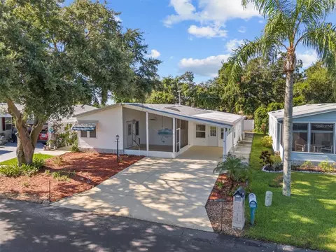 6084 Southern Oaks Dr SE, Winter Haven, FL 33884