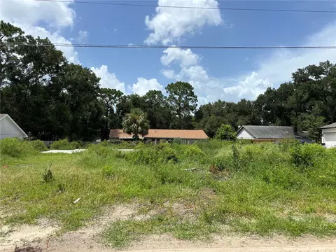 25815 Exmoor Dr, Sorrento, FL 32776