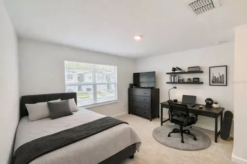 Bedroom - 1005 Spring Palms Loop, Orlando, FL 32828 photo 2 of 3