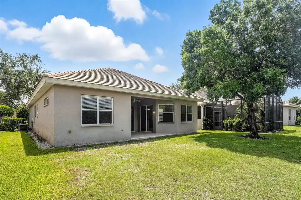 Exterior - 551 Newhall Ln, Debary, FL 32713 photo 7 of 9