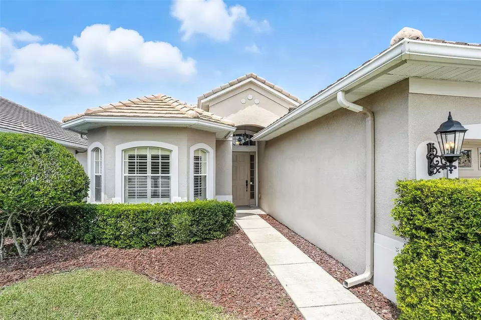 Exterior - 551 Newhall Ln, Debary, FL 32713 photo 3 of 9