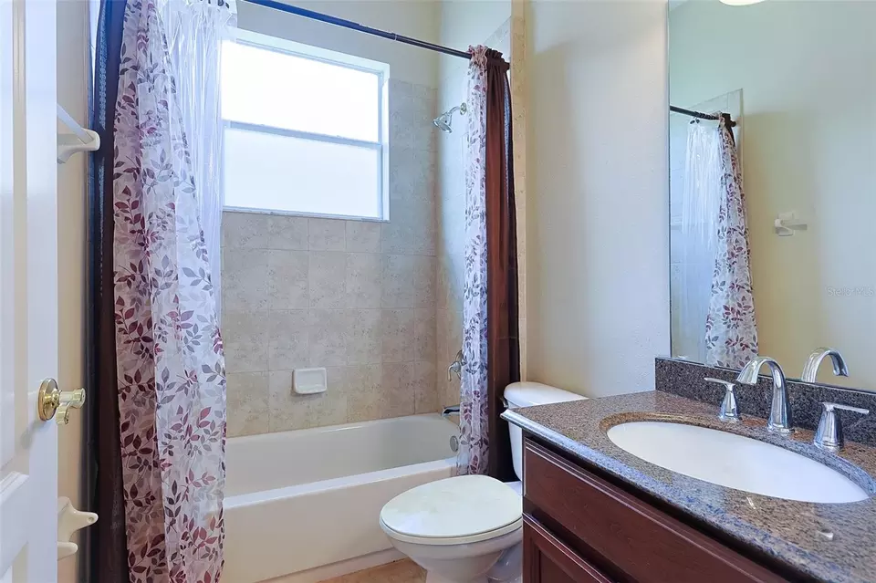 Bath - 551 Newhall Ln, Debary, FL 32713 photo 2 of 5