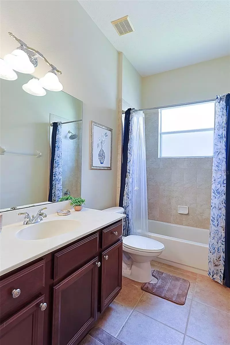 Bath - 551 Newhall Ln, Debary, FL 32713 photo 5 of 5