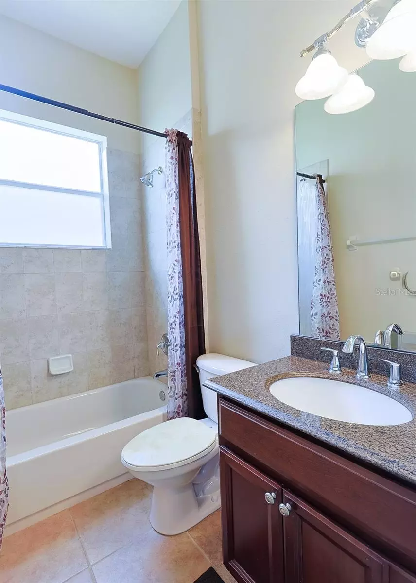 Bath - 551 Newhall Ln, Debary, FL 32713 photo 3 of 5