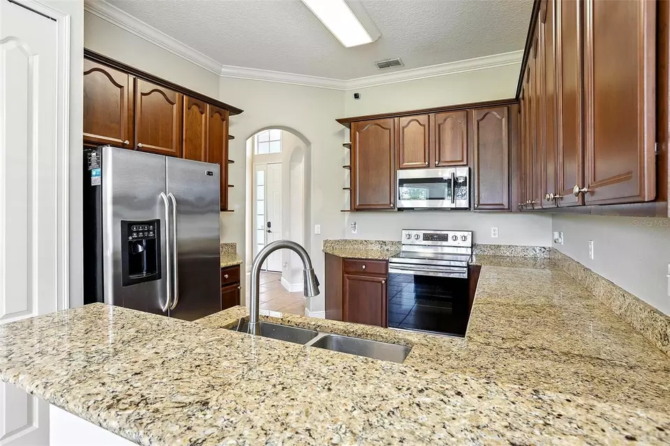 Kitchen - 551 Newhall Ln, Debary, FL 32713 photo 3 of 5