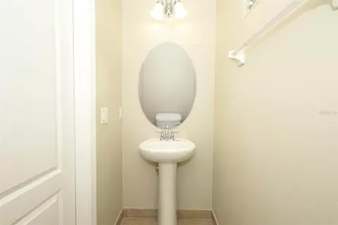 Bath - 1900 Garden Sage Dr, Oviedo, FL 32765 photo 1 of 7