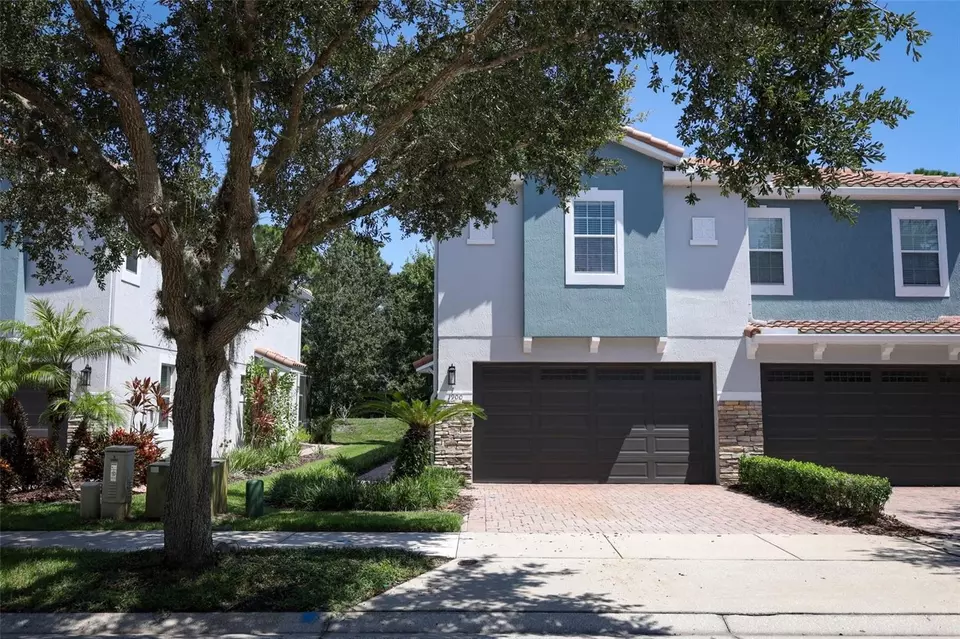 Exterior - 1900 Garden Sage Dr, Oviedo, FL 32765 photo 2 of 11