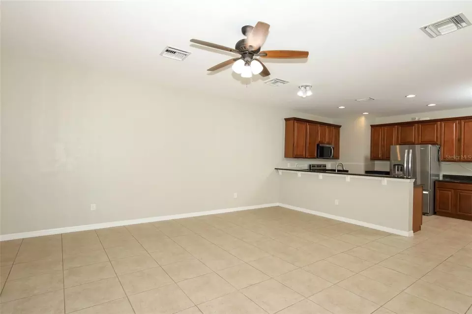 Living - 1900 Garden Sage Dr, Oviedo, FL 32765 photo 3 of 8