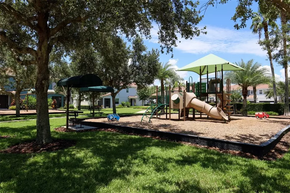 View/Area - 1900 Garden Sage Dr, Oviedo, FL 32765 photo 8 of 10
