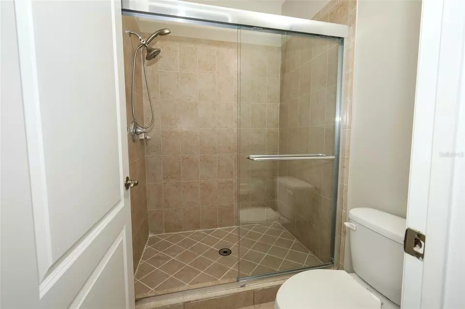 Bath - 1900 Garden Sage Dr, Oviedo, FL 32765 photo 4 of 7
