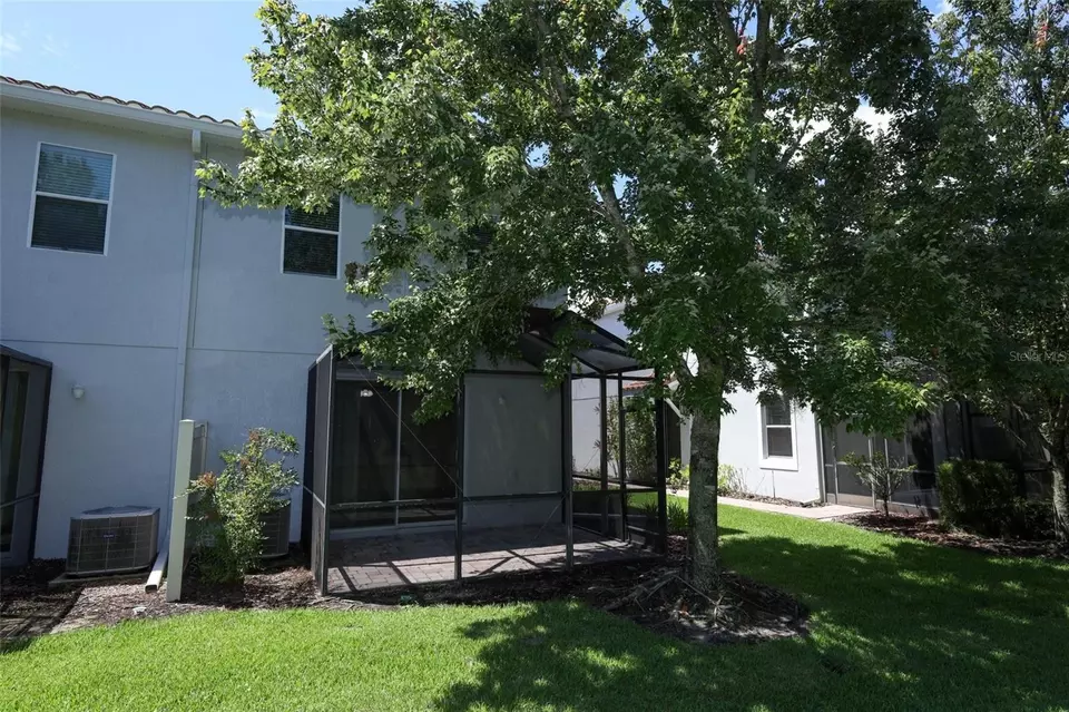 Exterior - 1900 Garden Sage Dr, Oviedo, FL 32765 photo 9 of 11