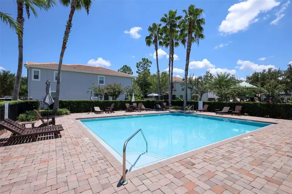Exterior - 1900 Garden Sage Dr, Oviedo, FL 32765 photo 10 of 11